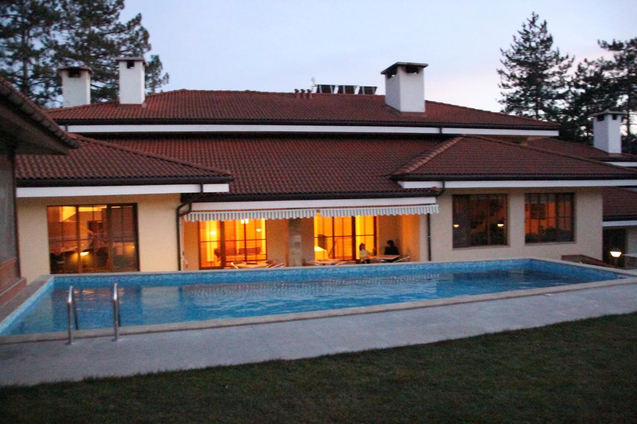 Hotel Black Stork Nisovo Exterior foto