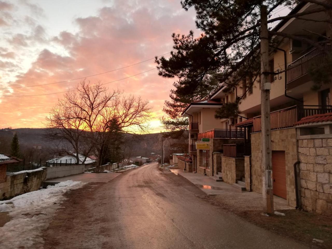 Hotel Black Stork Nisovo Exterior foto